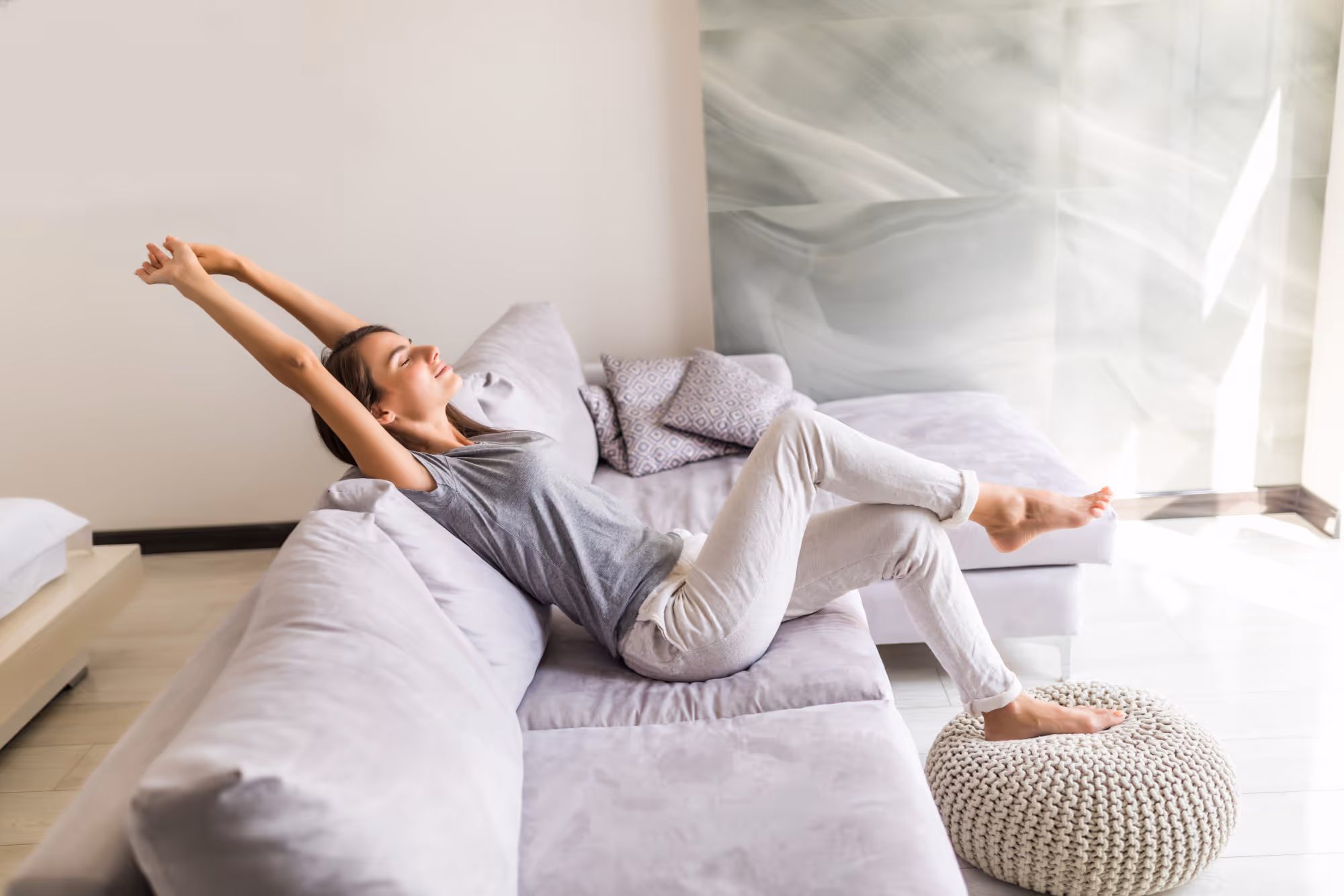 Fresh, odor-free living room after treatment